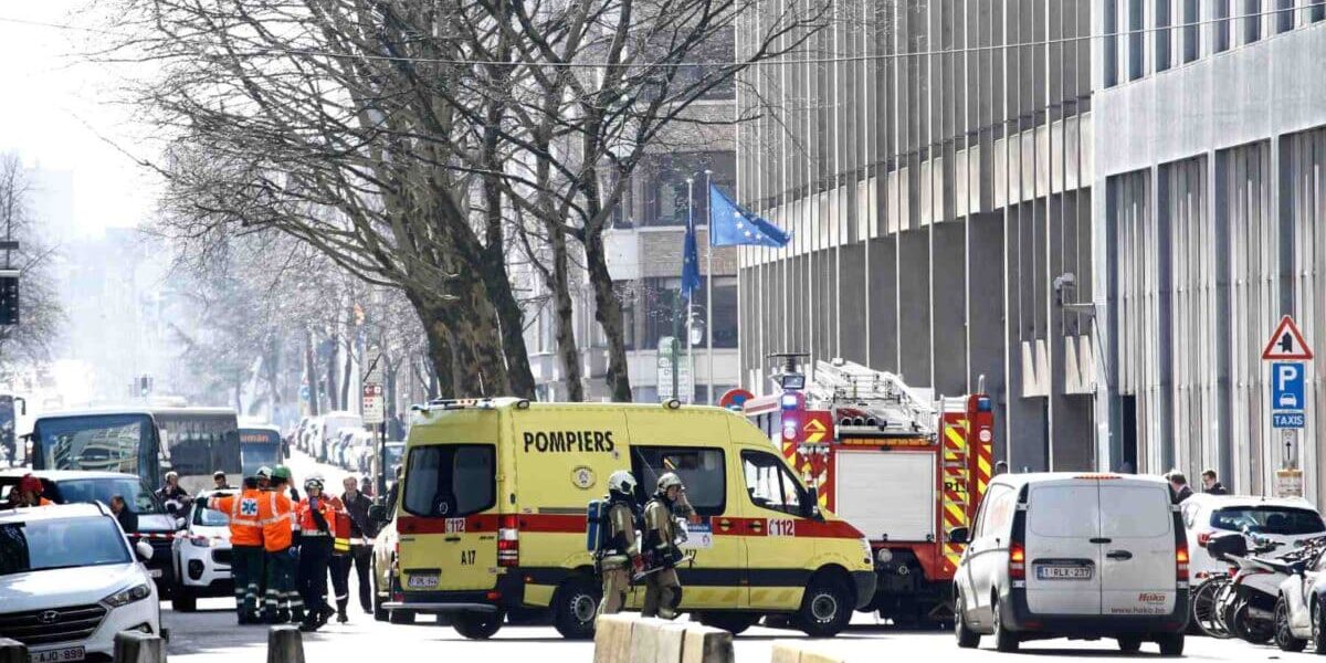 brussels-bomb-threat police and vehicles gathering outside a building near European institutions in Brussels, Belgium due to a terrorism bomb threat